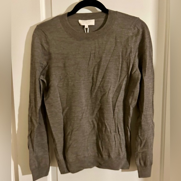 ✨NWT✨ Sézane 100% Merino Wool Fitted Crew Neck Buttoned Sleeve Sweater Taupe - M - Picture 2 of 12